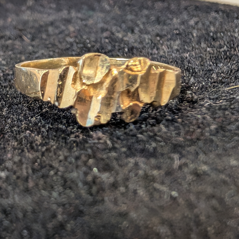 10 Karat Gold Nugget Ring Sz- 5.25
